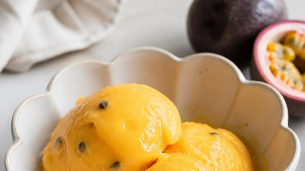 Sorbet mango–marakuja bez maszynki, idealny na upały